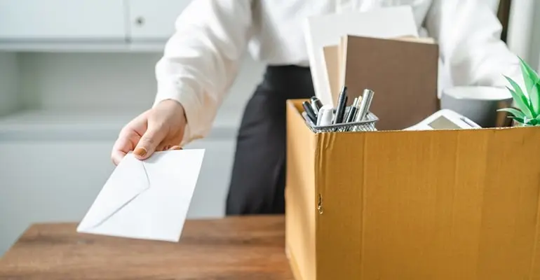 Wie genau läuft eine Kündigung ab? Welche Rechte und Pflichten gibt es für Arbeitnehmer und Arbeitgeber? Wie lange ist die Kündigungsfrist? Diese und weitere Fragen beantworten wir hier.